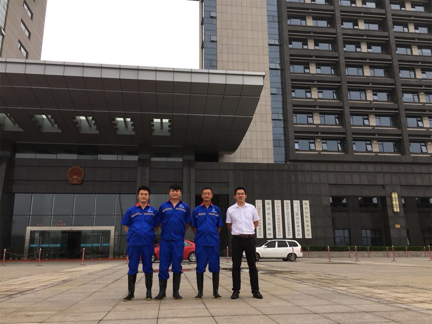 浙江省德清县人民政府地面防滑处理完工