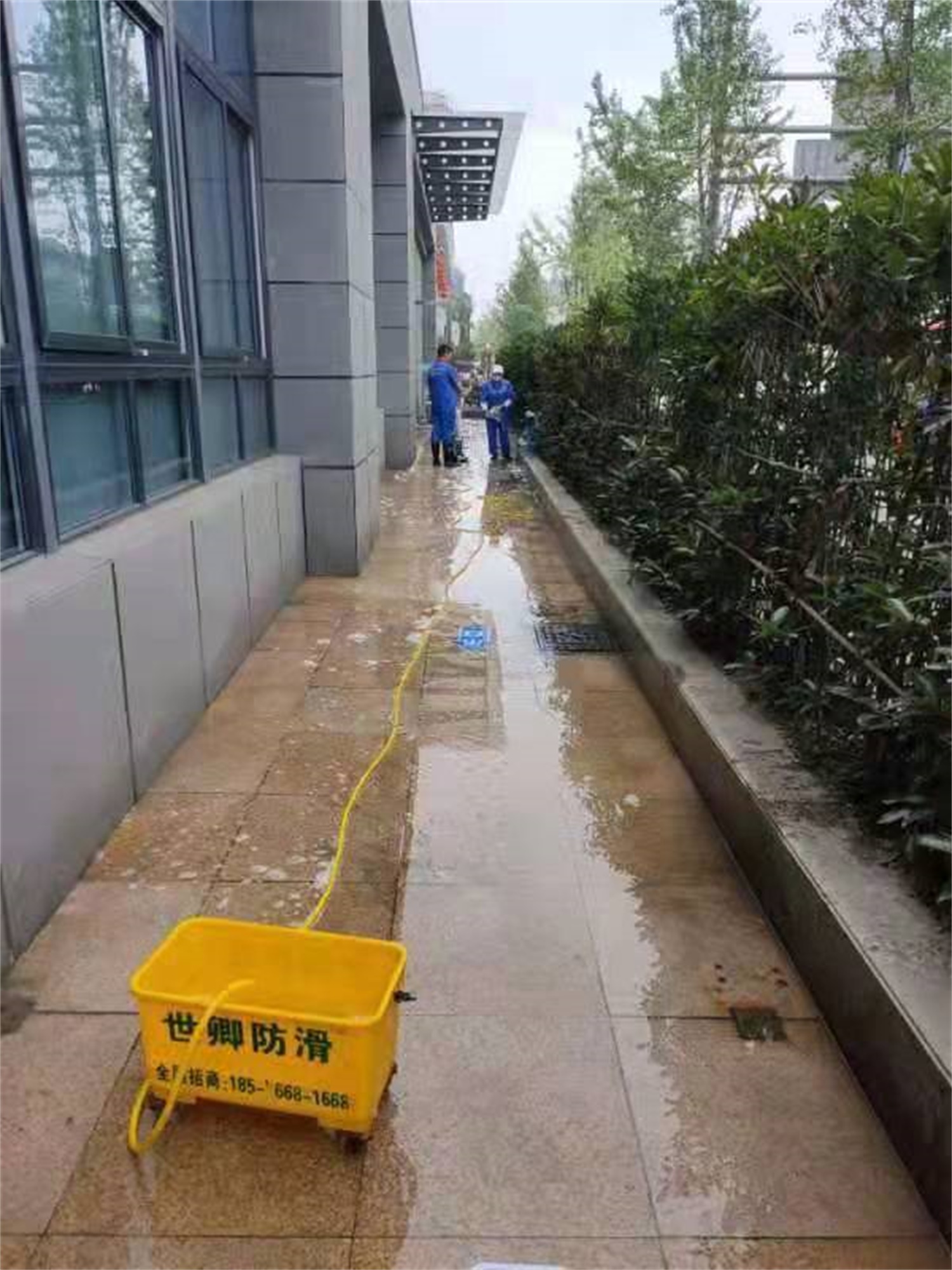 四川省人民群众来访接待中心地面防滑施工