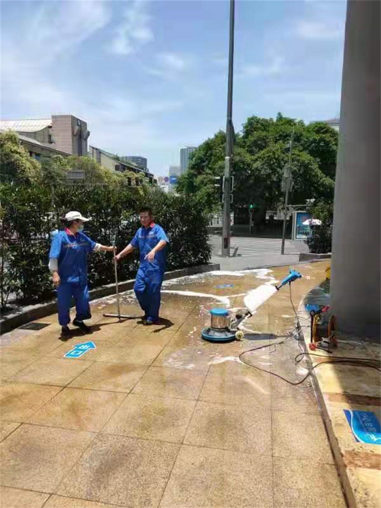 四川省人民群众来访接待中心地面防滑施工