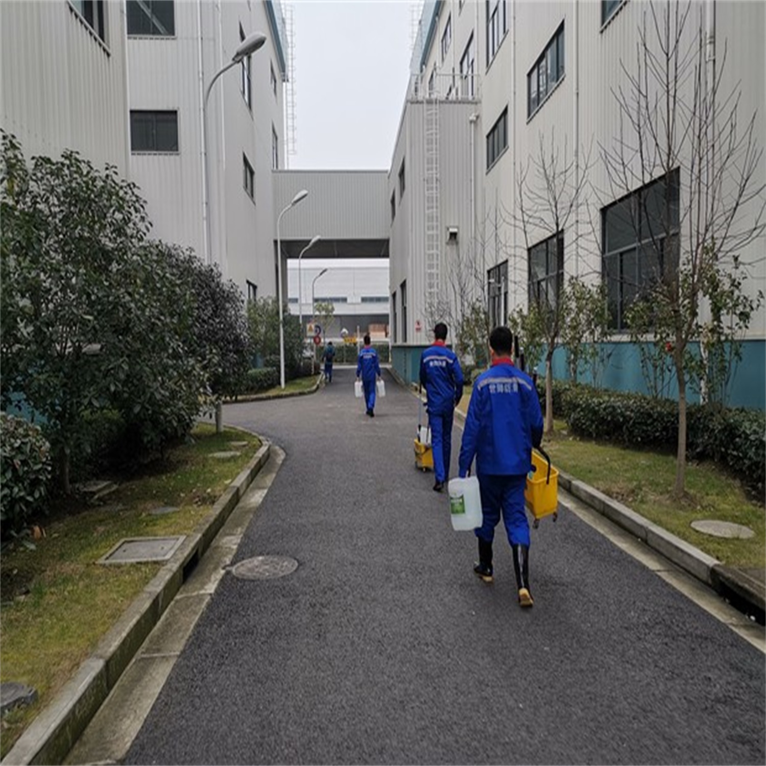 川田机械制造有限公司，地面防滑处理完工