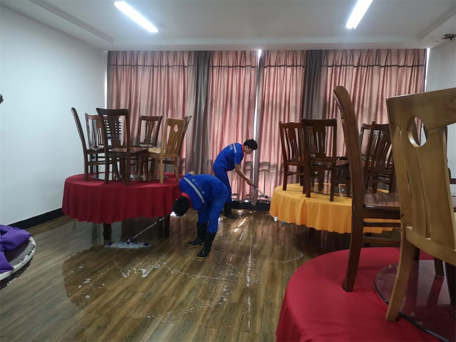职业教育中心地面防滑防护施工处理