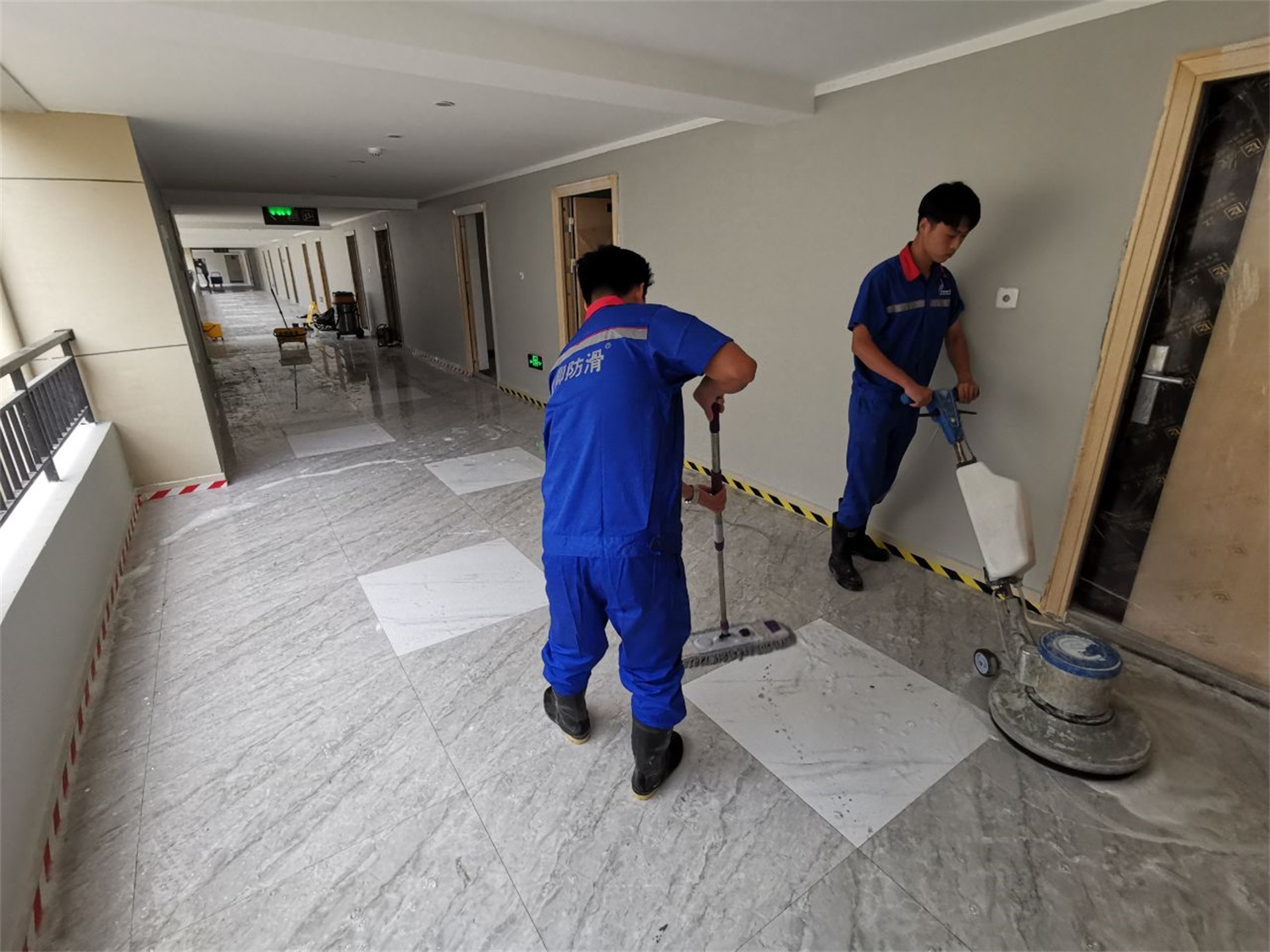 华润新建酒店式公寓地面防滑处理工程
