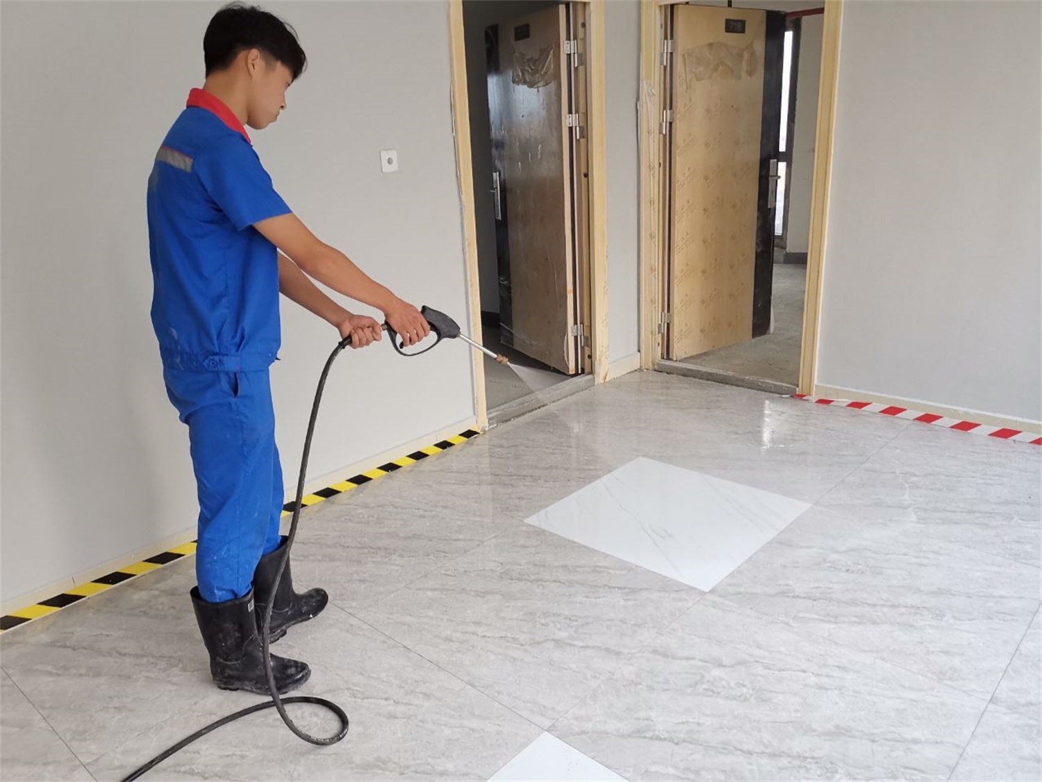 华润新建酒店式公寓地面防滑处理工程